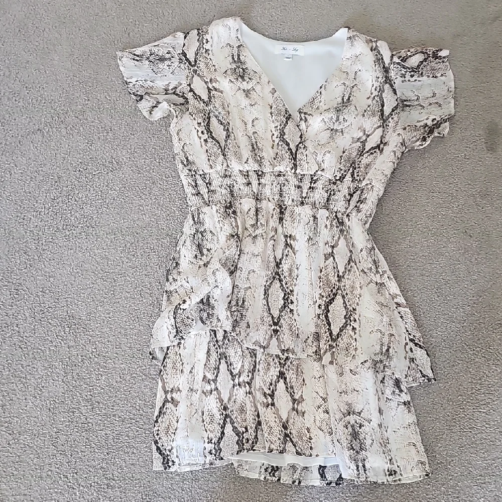 Elegant Snake Print Dress - Picture 5 of 6